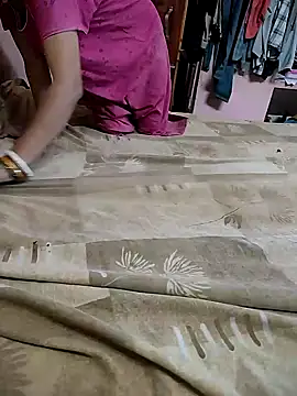 COUPLLE VILLAGE online show from 10/18/25, 02:14