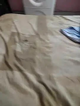 COUPLLE VILLAGE online show from 11/15/25, 03:04