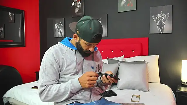 Thiagogomez online show from 03/22/25, 12:25