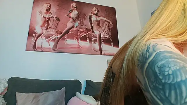 LessiaMia online show from 03/13/25, 06:34