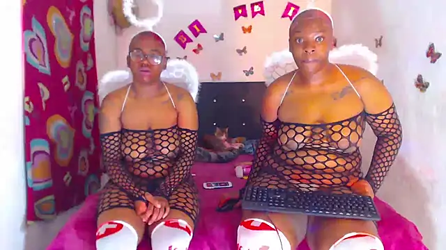 Snapshot of The_wickles_4443 chatting on 11/15/25, 05:09 The wickles 4443 online show from 11/15/25, 05:09