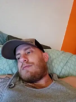 Snapshot of Hydro-Blastz chatting on 10/18/25, 05:03 Hydro-Blastz online show from 10/18/25, 05:03