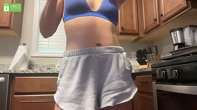 Snapshot of Cosmic_Rose chatting on 10/09/25, 01:42 Cosmic Rose online show from 10/09/25, 01:42