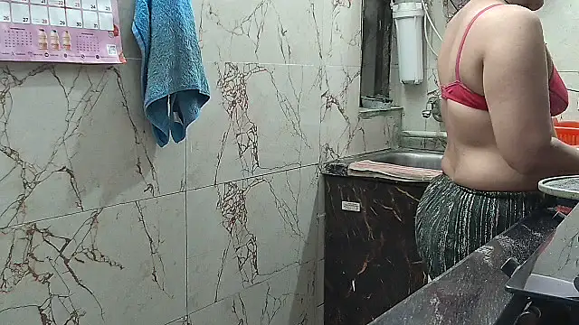 Snapshot of bhabhisexxy_880 chatting on 10/15/25, 02:11 bhabhisexxy 880 online show from 10/15/25, 02:11