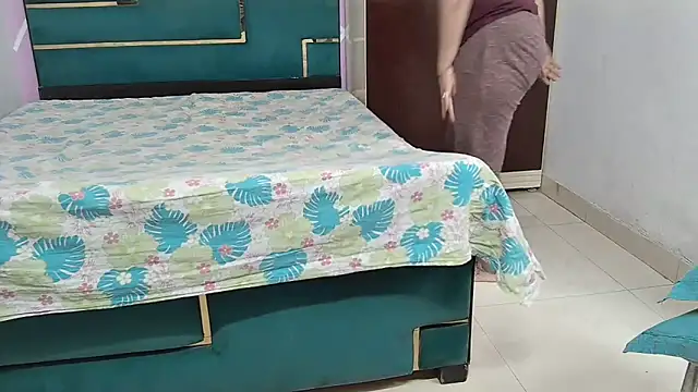 Snapshot of bhabhisexxy_880 chatting on 10/17/25, 02:15 bhabhisexxy 880 online show from 10/17/25, 02:15