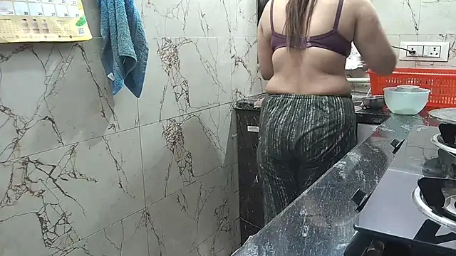 Snapshot of bhabhisexxy_880 chatting on 11/15/25, 02:20 bhabhisexxy 880 online show from 11/15/25, 02:20