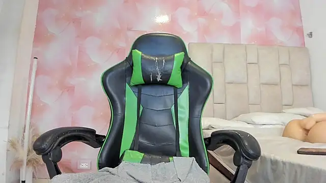 aida rose  online show from 11/04/25, 06:40