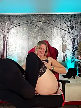 Snapshot of MarleneBloem chatting on 12/20/24, 11:00 MarleneBloem online show from 12/20/24, 11:00