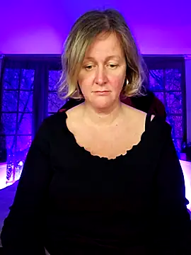 Snapshot of MarleneBloem chatting on 02/13/25, 06:05 MarleneBloem online show from 02/13/25, 06:05