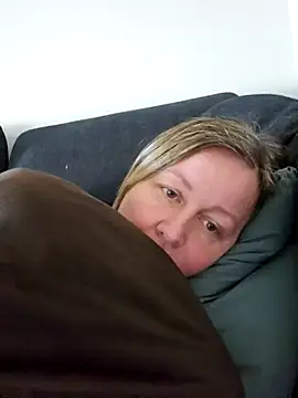 Snapshot of MarleneBloem chatting on 02/18/25, 10:27 MarleneBloem online show from 02/18/25, 10:27