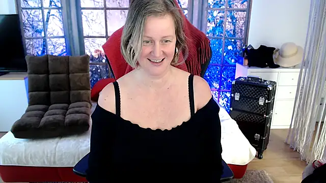 Snapshot of MarleneBloem chatting on 02/23/25, 02:25 MarleneBloem online show from 02/23/25, 02:25