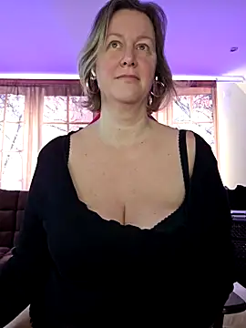 Snapshot of MarleneBloem chatting on 02/25/25, 10:26 MarleneBloem online show from 02/25/25, 10:26