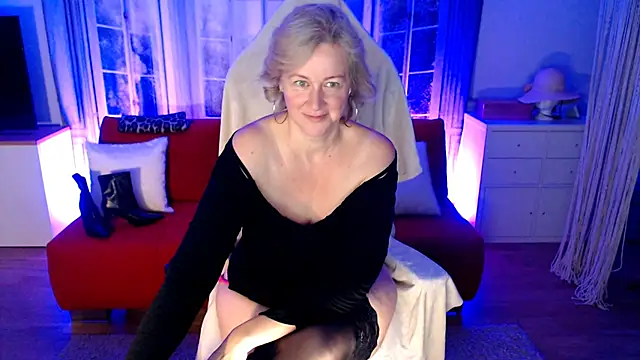 Snapshot of MarleneBloem chatting on 10/03/25, 05:26 MarleneBloem online show from 10/03/25, 05:26