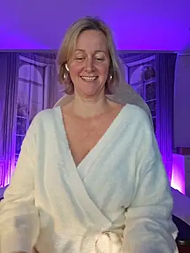 Snapshot of MarleneBloem chatting on 11/07/25, 03:23 MarleneBloem online show from 11/07/25, 03:23