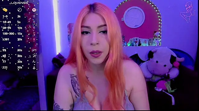 Snapshot of ValentinaMiller_ chatting on 11/19/25, 03:45 ValentinaMiller online show from 11/19/25, 03:45