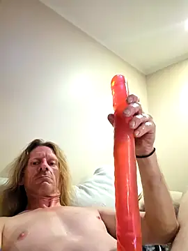 Snapshot of Travislovescum chatting on 09/30/25, 07:35 Travislovescum online show from 09/30/25, 07:35