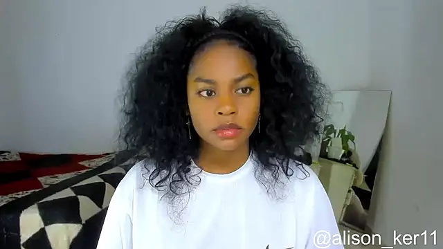 alison-ker3 online show from 10/25/25, 08:11