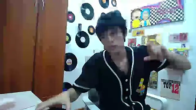 Snapshot of 9_Fernanda_9 chatting on 02/08/25, 02:47 9 Fernanda 9 online show from 02/08/25, 02:47