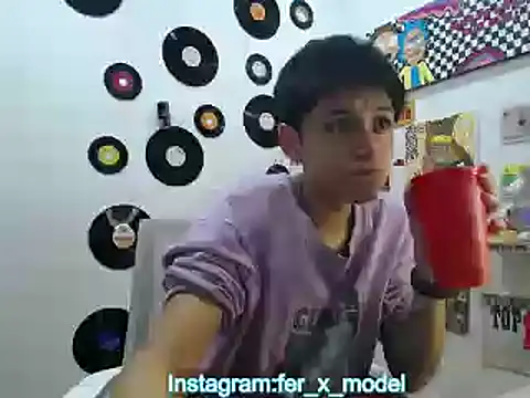Snapshot of 9_Fernanda_9 chatting on 03/16/25, 02:10 9 Fernanda 9 online show from 03/16/25, 02:10