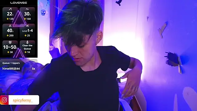 Snapshot of 9_Fernanda_9 chatting on 10/29/25, 10:28 9 Fernanda 9 online show from 10/29/25, 10:28