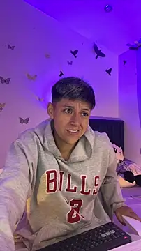 Snapshot of 9_Fernanda_9 chatting on 11/27/25, 07:54 9 Fernanda 9 online show from 11/27/25, 07:54