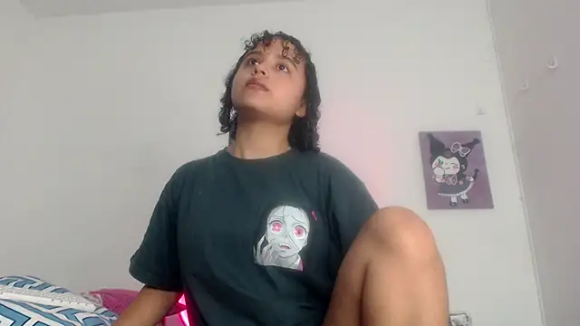 Snapshot of lou_cute chatting on 02/25/25, 03:09 lou cute online show from 02/25/25, 03:09