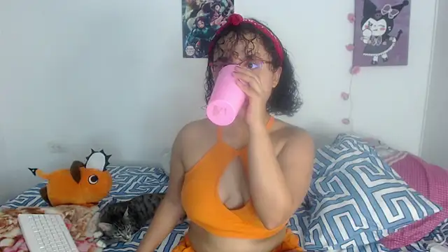 Snapshot of lou_cute chatting on 03/19/25, 02:59 lou cute online show from 03/19/25, 02:59
