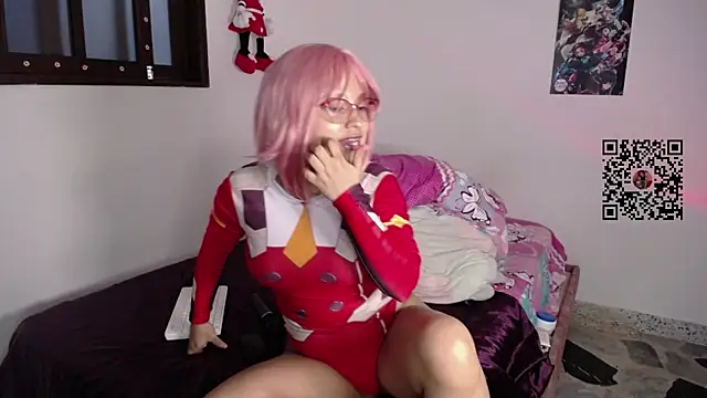 Snapshot of lou_cute chatting on 10/17/25, 01:53 lou cute online show from 10/17/25, 01:53
