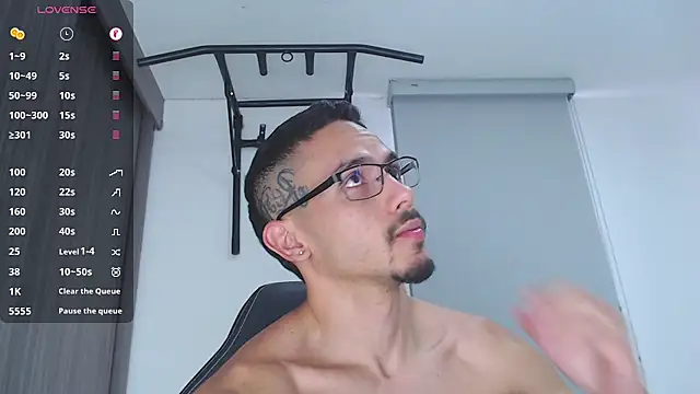 russthiago online show from 12/18/24, 03:44