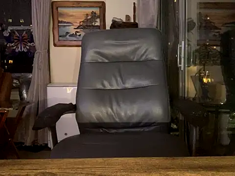 Snapshot of ThickDick_Daddy chatting on 10/23/25, 05:18 ThickDick Daddy online show from 10/23/25, 05:18