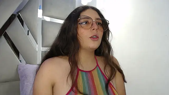Snapshot of Paola_Lyon_ chatting on 01/14/25, 07:32 Paola Lyon online show from 01/14/25, 07:32