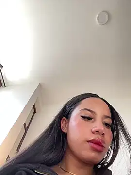 Snapshot of LauraSweett chatting on 09/09/25, 08:30 LauraSweett online show from 09/09/25, 08:30