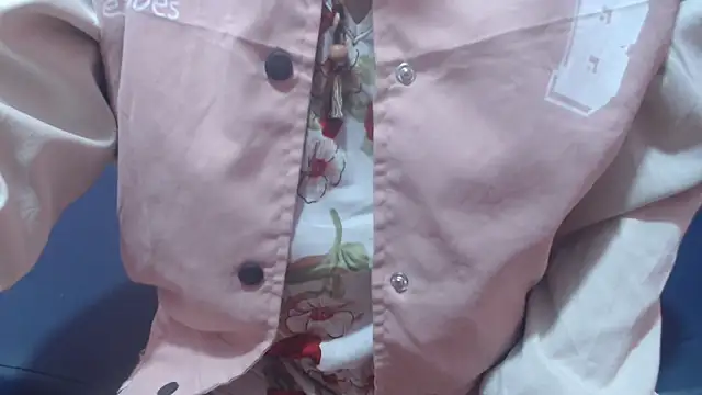 Snapshot of nadescomthxx chatting on 10/25/25, 03:29 nadescomthxx online show from 10/25/25, 03:29