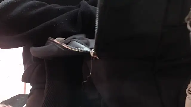 Snapshot of nadescomthxx chatting on 10/31/25, 03:46 nadescomthxx online show from 10/31/25, 03:46