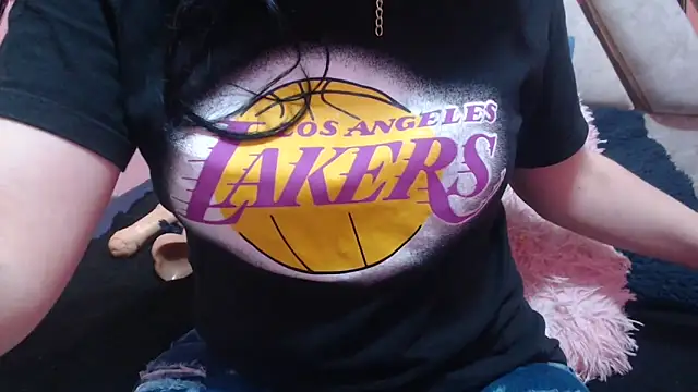 Snapshot of nadescomthxx chatting on 11/03/25, 02:18 nadescomthxx online show from 11/03/25, 02:18