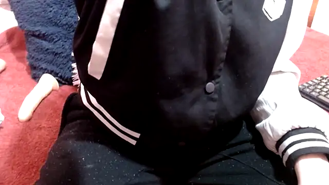 Snapshot of nadescomthxx chatting on 11/06/25, 03:35 nadescomthxx online show from 11/06/25, 03:35