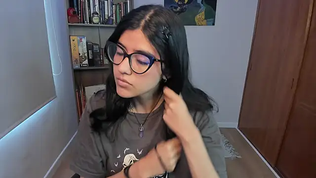 Snapshot of valerie__skyy chatting on 12/03/25, 11:30 valerie skyy online show from 12/03/25, 11:30