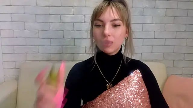 Snapshot of MiaMinx chatting on 02/14/25, 04:37 MiaMinx online show from 02/14/25, 04:37