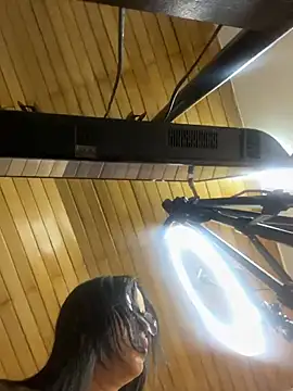 Snapshot of pamela_anderson_ chatting on 02/05/25, 06:56 pamela anderson online show from 02/05/25, 06:56