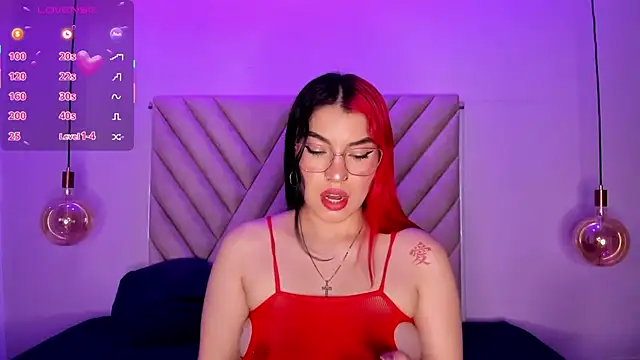 EmmaSwift  online show from 10/18/25, 01:41