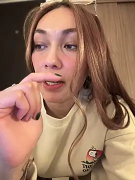 MichelleFerry  online show from 02/01/25, 05:07