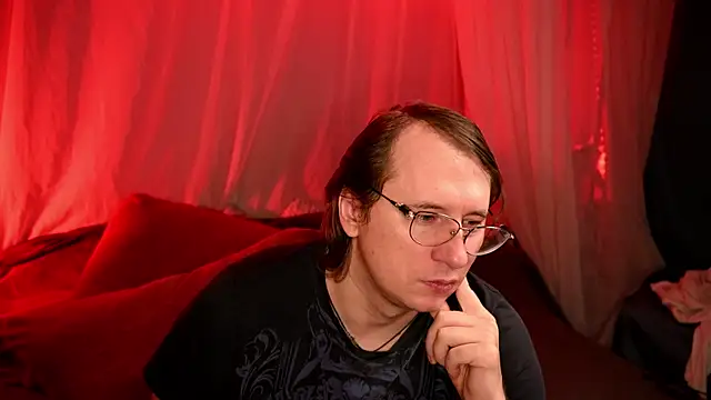 Snapshot of Claudia_and_elon_ chatting on 10/23/25, 04:56 Claudia and elon online show from 10/23/25, 04:56