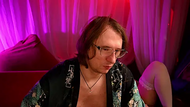 Snapshot of Claudia_and_elon_ chatting on 11/12/25, 02:56 Claudia and elon online show from 11/12/25, 02:56