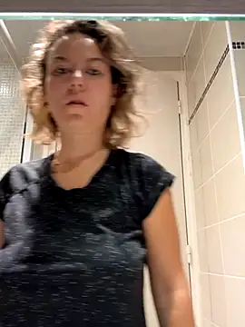 Snapshot of BabyNila chatting on 10/09/25, 05:27 BabyNila online show from 10/09/25, 05:27