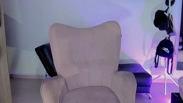 selene king2 online show from 10/04/25, 01:09