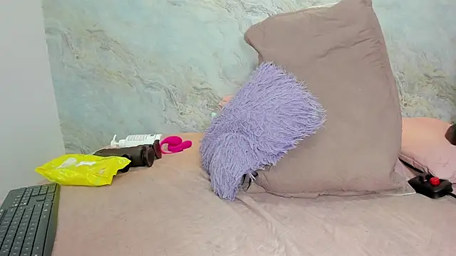 jones maddy  online show from 01/24/25, 11:59