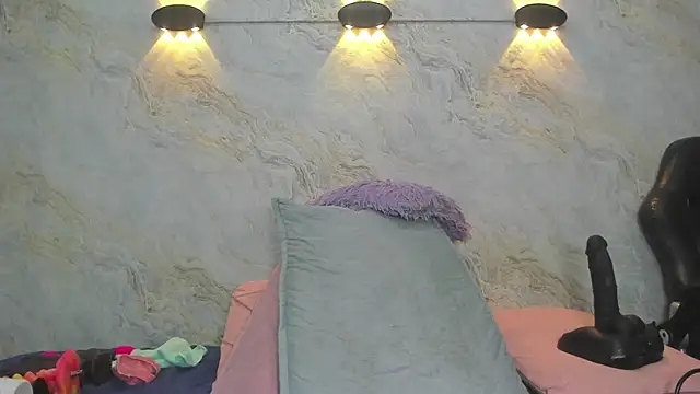 jones maddy  online show from 01/30/25, 12:06