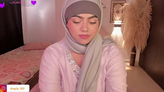 shayla 18 online show from 10/17/25, 08:11