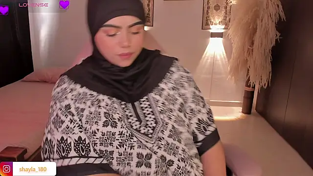 shayla 18 online show from 11/22/25, 07:24