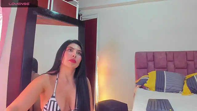 Snapshot of SunnyLeonz chatting on 03/06/25, 01:37 SunnyLeonz online show from 03/06/25, 01:37